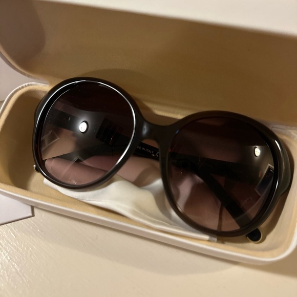 Chloe round sunglasses, new in box! - Picture 2 of 9